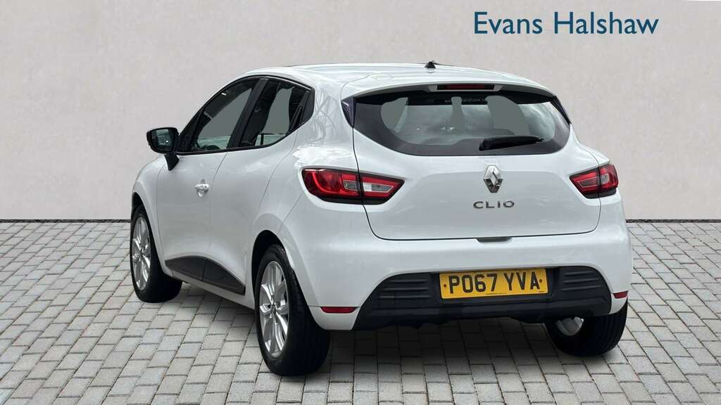 Renault Clio 1.2 16V Play 2017 PO67YVA White #4
