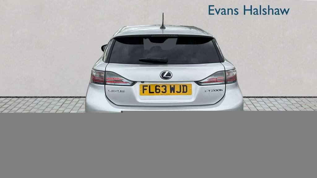 Lexus CT 200H 1.8 Advance Cvt 2013 Silver #3