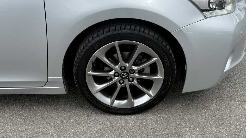 Lexus CT 200H 1.8 Advance Cvt 2013 Silver #5