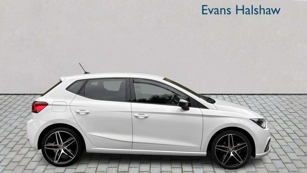Seat Ibiza 1.0 Tsi 110 Fr Sport Ez Dsg 2021 YA21HNW White #3