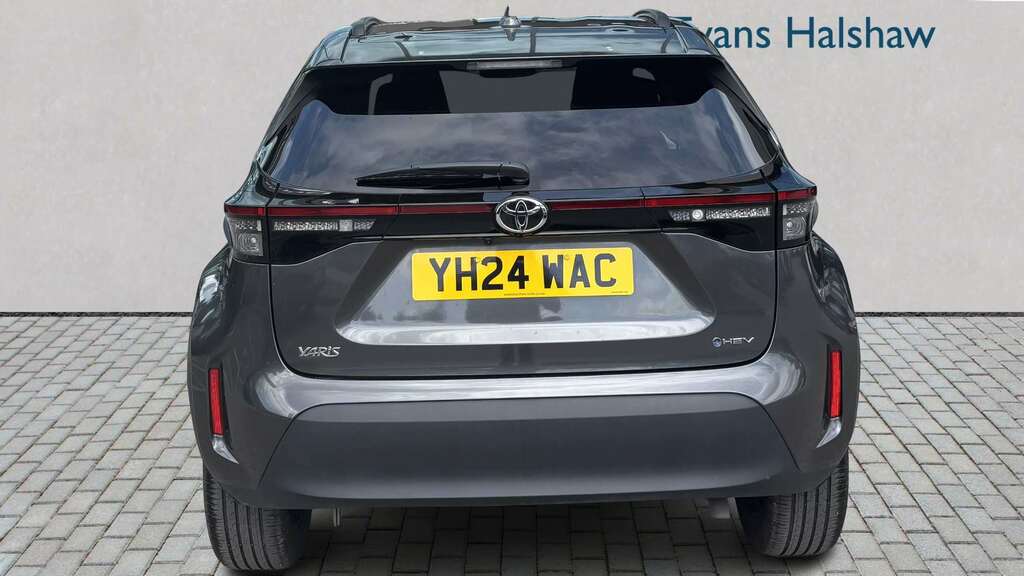 Toyota Yaris Cross 1.5 Hybrid Design Cvt 2024 YH24WAC Grey #5