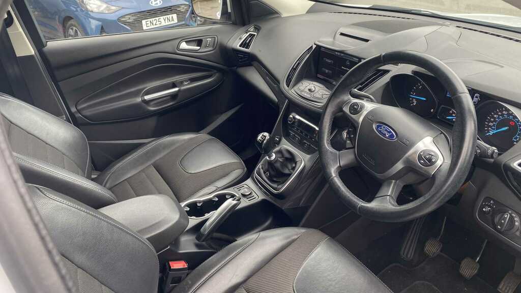 Ford Kuga 2.0 Tdci 180 Titanium 2016 YF66KMO White #6