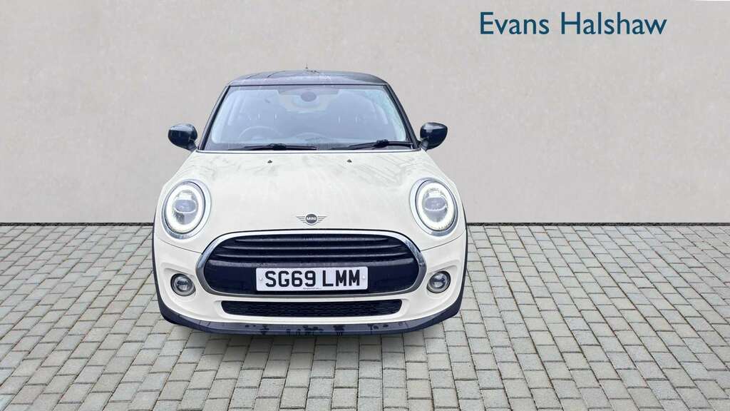 Mini Hatch 1.5 Cooper Classic II 2019 SG69LMM White #3