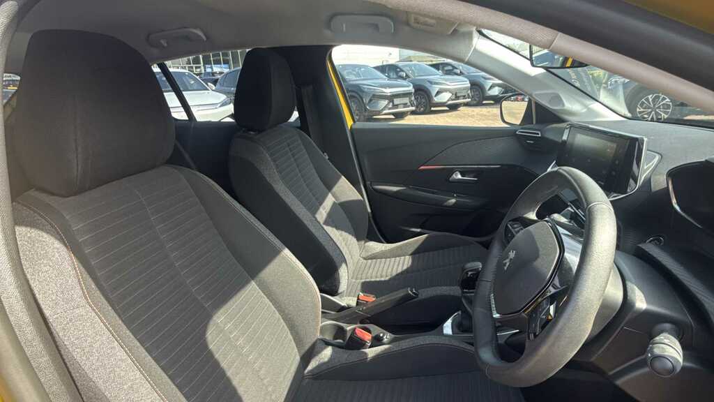 Peugeot 208 1.2 Puretech Active Premium 2023 MP23KFY Yellow #3