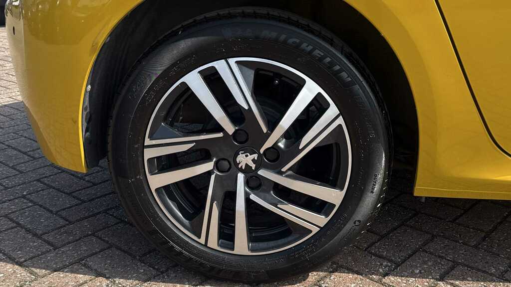 Peugeot 208 1.2 Puretech Active Premium 2023 MP23KFY Yellow #6