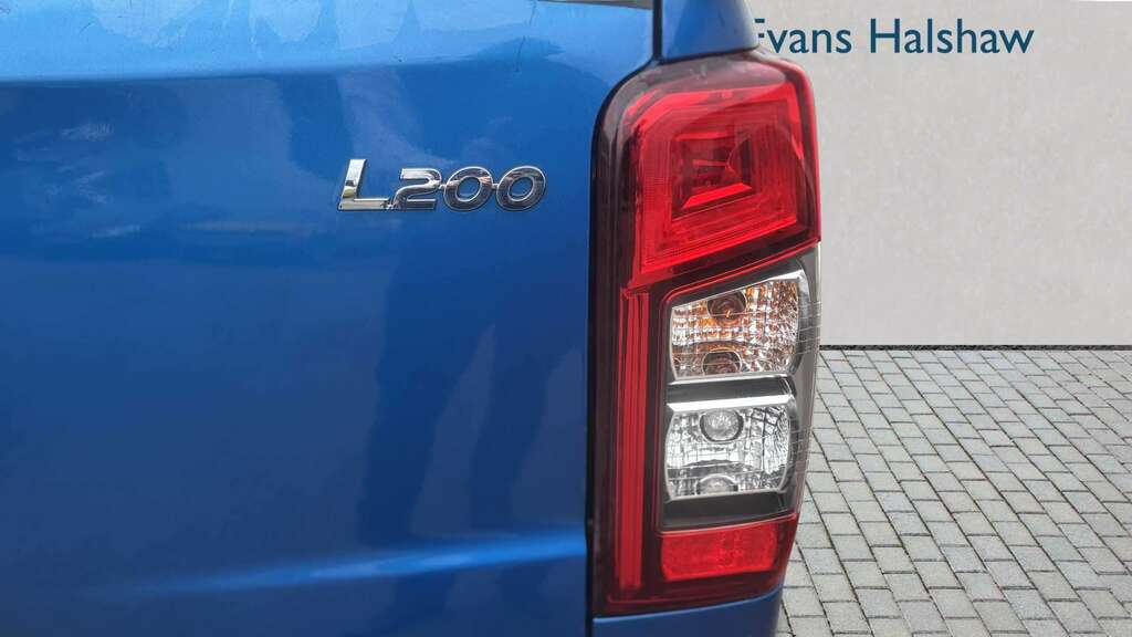 Mitsubishi L200 Double Cab Di-d 150 Trojan 4Wd 2020 FX20TOH Blue #6