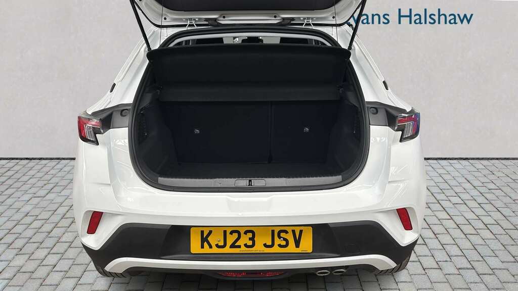 Vauxhall Mokka 1.2 Turbo 136 Design 2023 KJ23JSV White #6