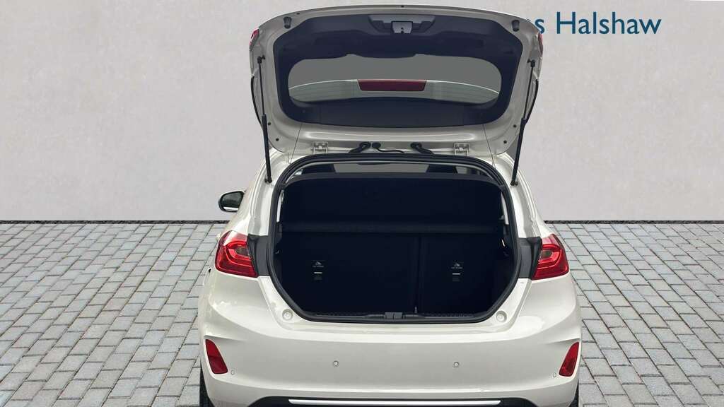 Ford Fiesta 1.0 Ecoboost Hybrid Mhev 125 Vignale Edition 2 ML21ZCE White #5