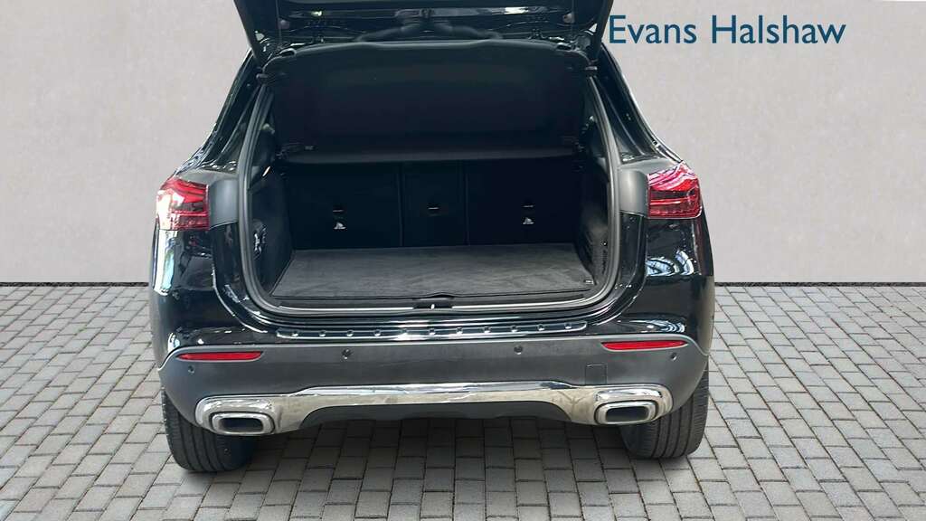Mercedes-Benz GLA Class 180 Sport Edition 2024 FP24HRR Black #6
