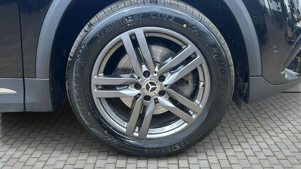 Mercedes-Benz GLA Class 180 Sport Edition 2024 FP24HRR Black #5