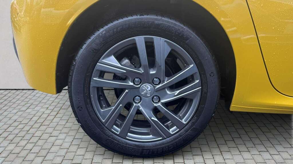 Peugeot 208 1.2 Puretech 100 Active Premium Eat8 2021 MM71KKG Yellow #5