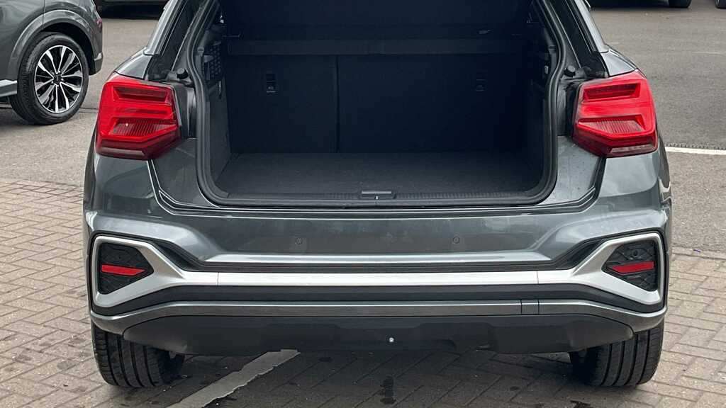 Audi Q2 35 Tfsi S Line S Tronic 2024 VE73BSZ Grey #6