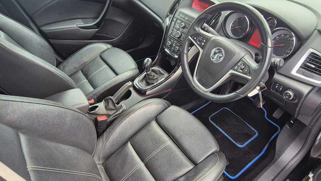 Vauxhall Astra 2.0 Cdti 16V Ecoflex Elite 2014 FL64GFV Black #6
