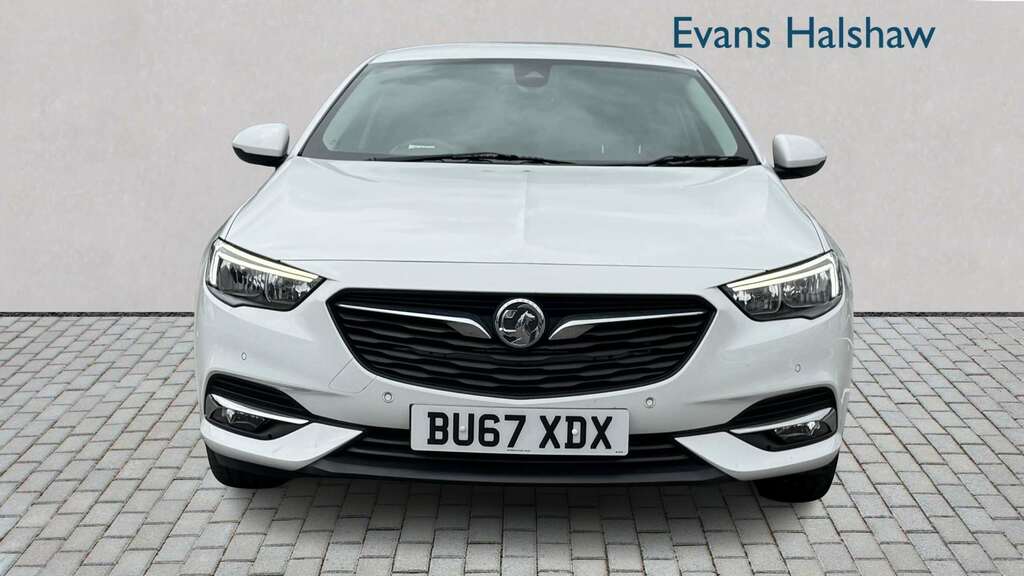 Vauxhall Insignia 2.0 Turbo D Sri Nav 2017 White #4