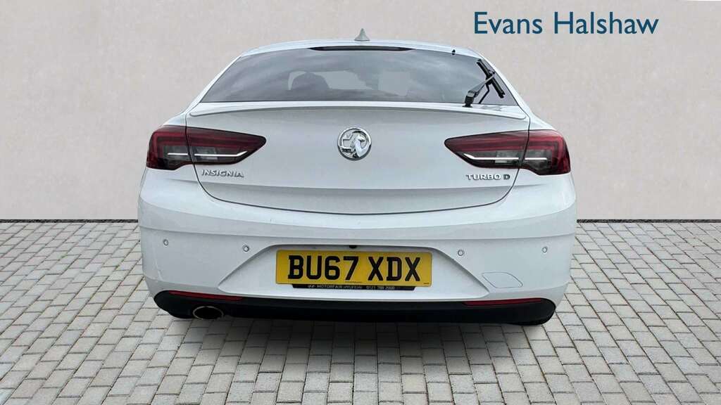 Vauxhall Insignia 2.0 Turbo D Sri Nav 2017 White #5