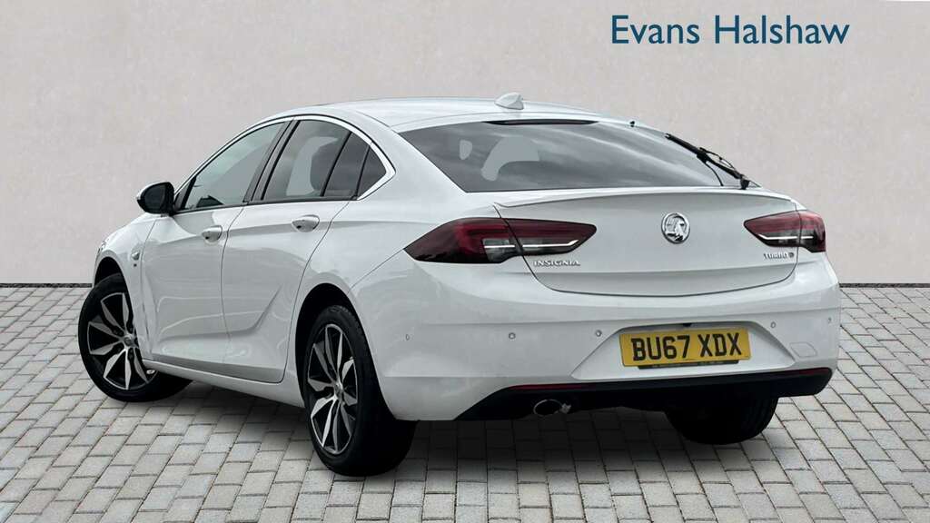 Vauxhall Insignia 2.0 Turbo D Sri Nav 2017 White #2