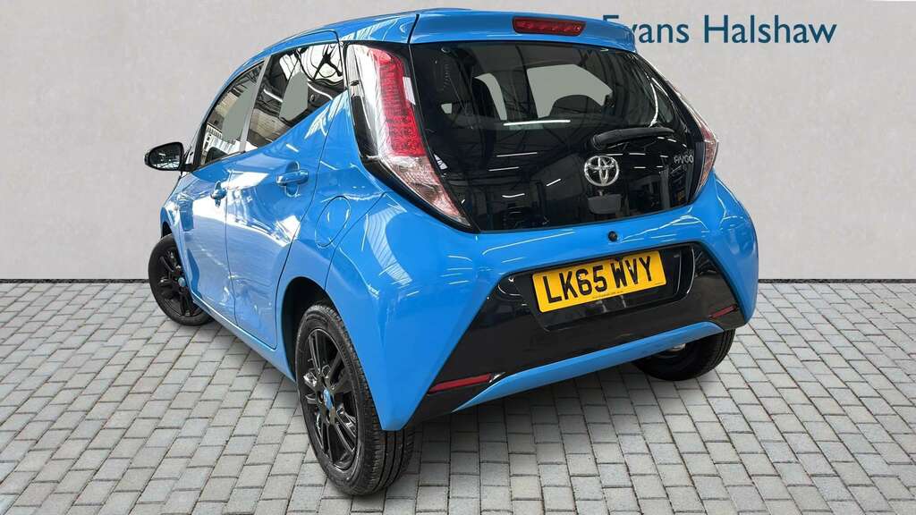 Toyota Aygo 1.0 Vvt-i X-cite 2 X-shift 2015 Blue #2