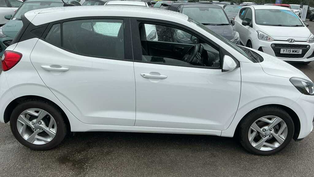 Hyundai I10 1.0 Mpi Se Connect 2022 YD72KVH White #4