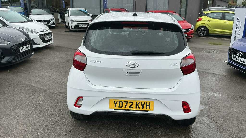 Hyundai I10 1.0 Mpi Se Connect 2022 YD72KVH White #6