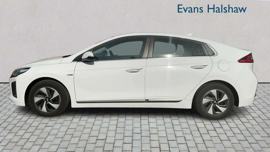 Hyundai Ioniq 1.6 Gdi Hybrid Premium Se Dct 2018 FP68CYO White #3