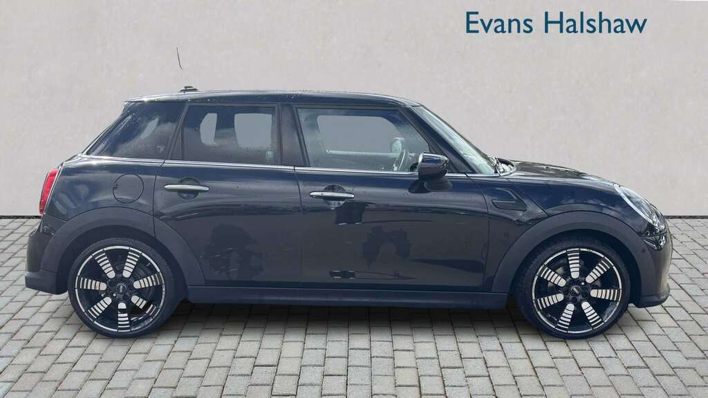 Mini Hatch 1.5 Cooper Exclusive 2022 SL72ZSE Black #3