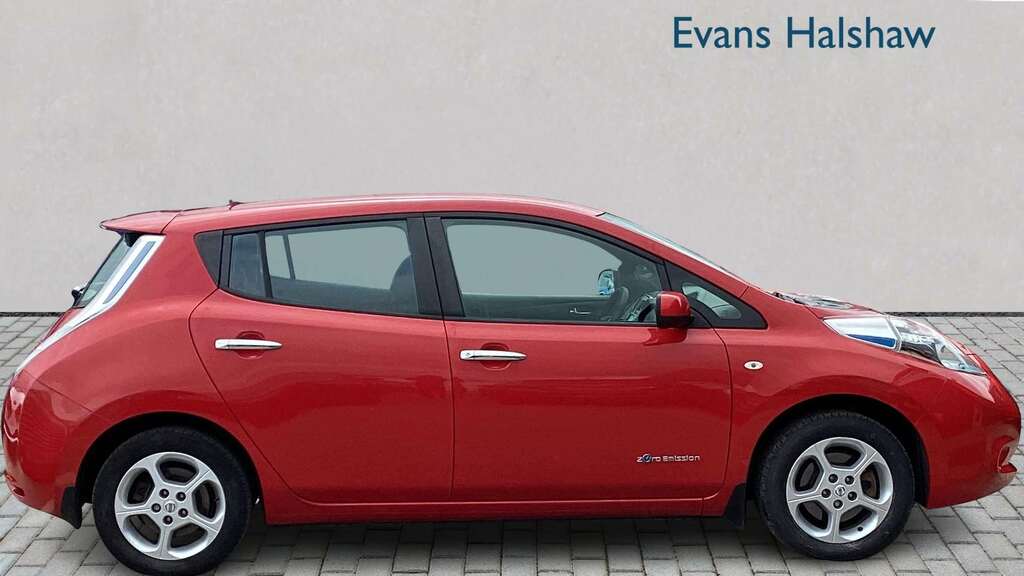 Nissan Leaf 80Kw Acenta 30Kwh 2017 BJ17KRK Red #3