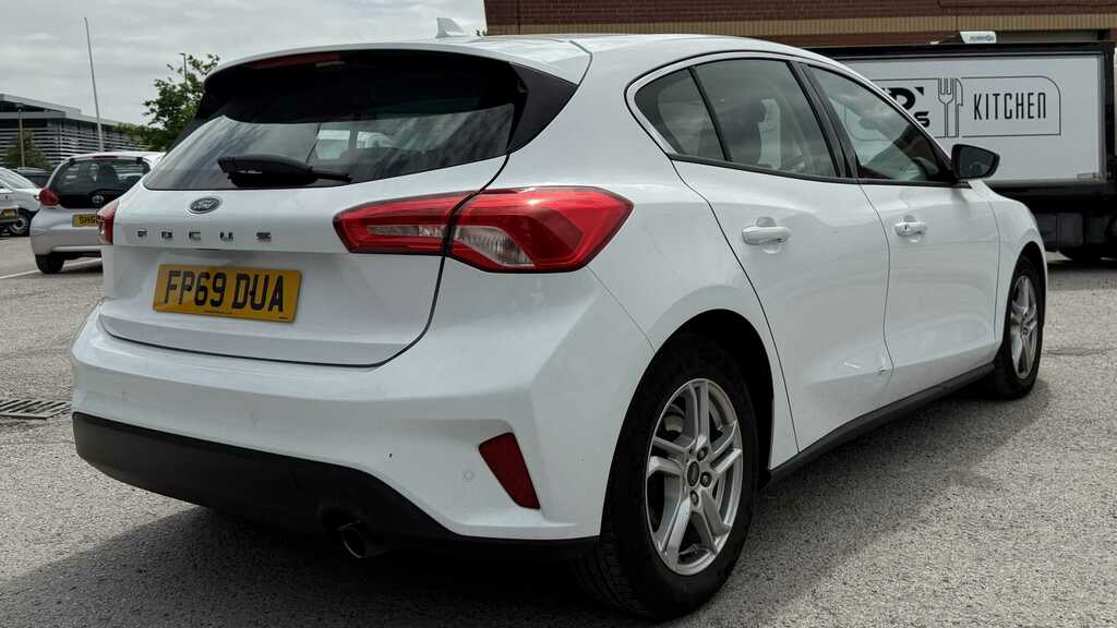 Ford Focus 1.0 Ecoboost 125 Zetec 2019 FP69DUA White #2