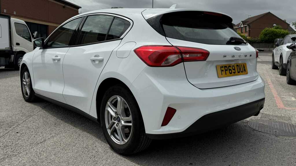 Ford Focus 1.0 Ecoboost 125 Zetec 2019 FP69DUA White #3