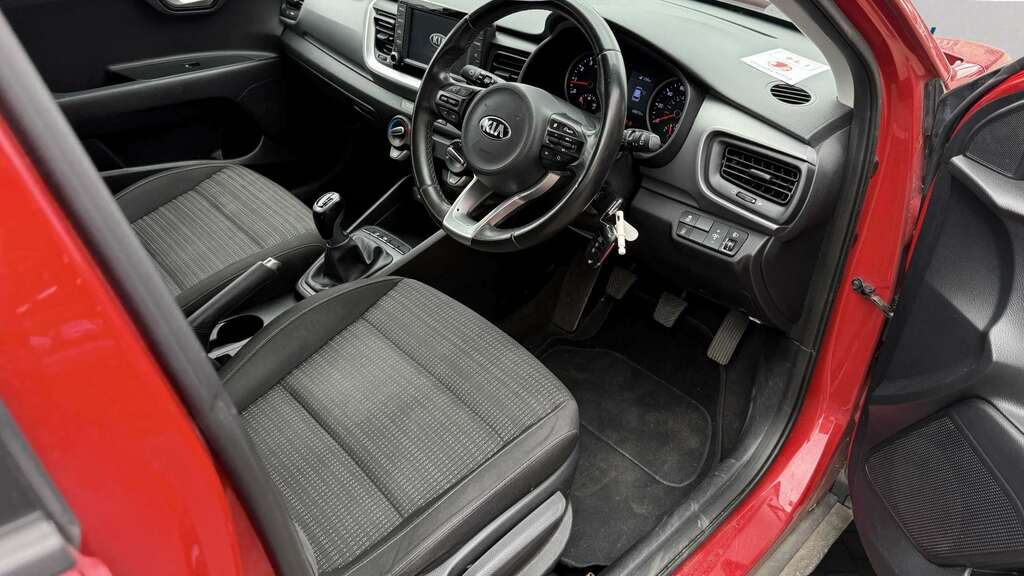 Kia Stonic 1.4 Mpi 2 2019 BW68VWD Red #4