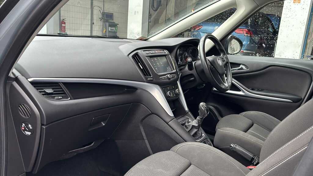 Vauxhall Zafira Zafira Tourer Sri Nav T White #8