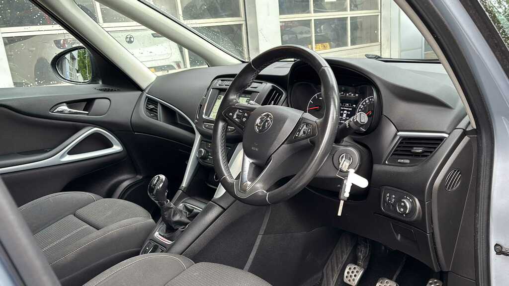Vauxhall Zafira Zafira Tourer Sri Nav T White #7