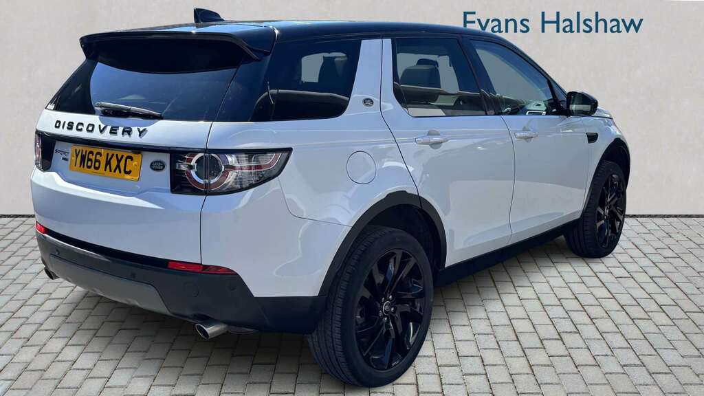 Land Rover Discovery Sport 2.0 Td4 180 Hse Black 2016 White #2