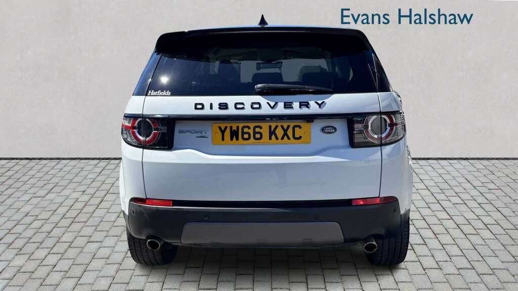 Land Rover Discovery Sport 2.0 Td4 180 Hse Black 2016 White #3