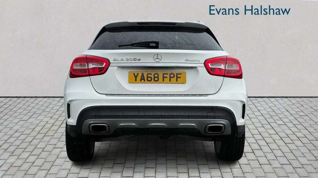 Mercedes-Benz GLA Class 200D 4Matic Amg Line 2019 YA68FPF White #5