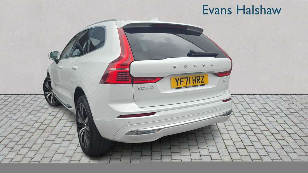 Volvo XC60 2.0 T6 Recharge Phev Inscription Awd 2021 YF71HRZ White #2
