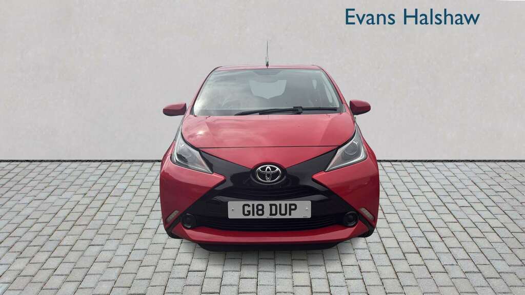 Toyota Aygo 1.0 Vvt-i X-play X-nav 2018 NV67MXG Red #3