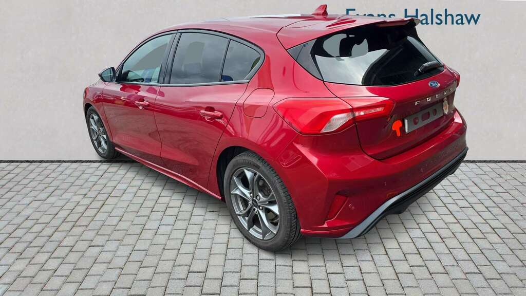 Ford Focus 1.0 Ecoboost 125 St-line 2019 NX69KAK Red #2