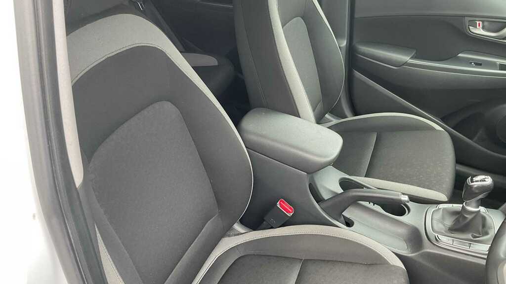 Hyundai Kona Hatchback Grey #26