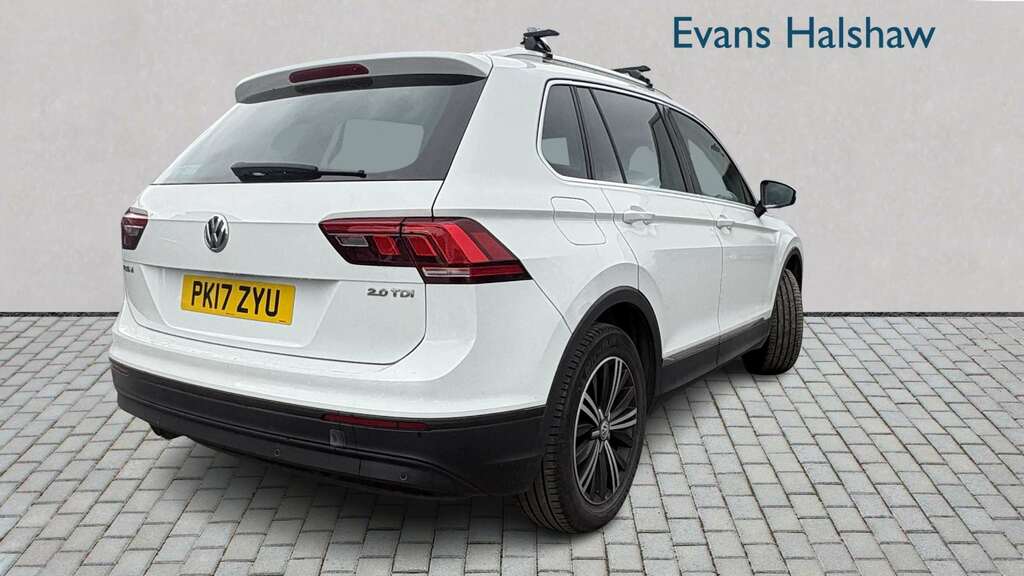 Volkswagen Tiguan 2.0 Tdi 150 Se Nav 2017 PK17ZYU White #4