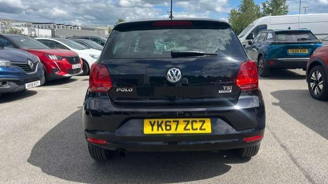 Volkswagen Polo 1.2 Tsi Match Edition 2017 Black #3