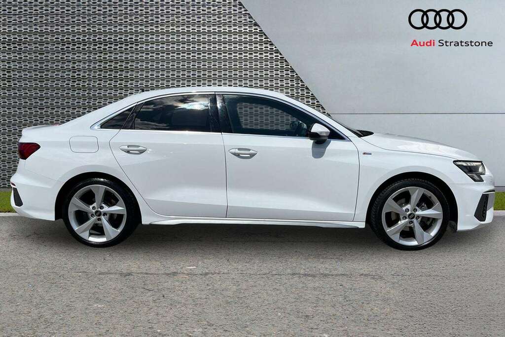 Audi A3 30 Tfsi S Line 2022 MV72ZDX White #3