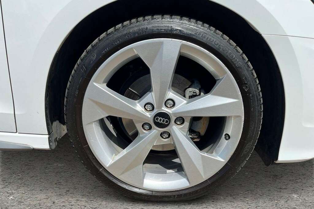 Audi A3 30 Tfsi S Line 2022 MV72ZDX White #4