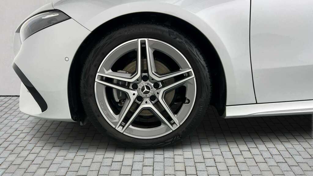 Mercedes-Benz A Class A200 Amg Line Executive 2024 OV73XZM Silver #3