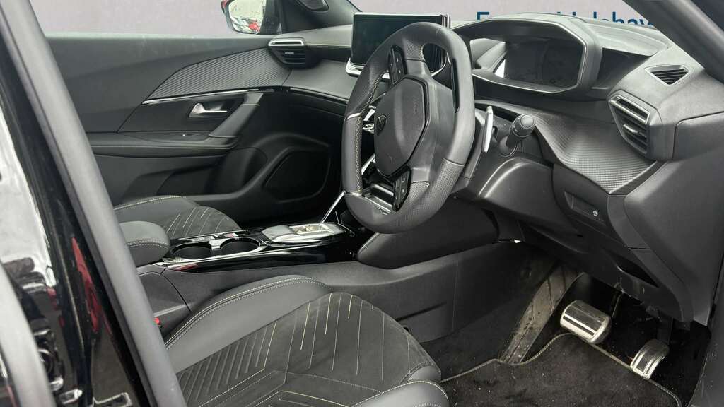 Peugeot 2008 1.2 Hybrid 145 Gt Premium E-dsc6 2025 KP75FLK Black #5