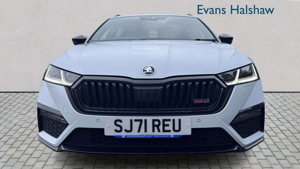 Skoda Octavia 2.0 Tdi 200 Vrs Dsg 2021 White #3