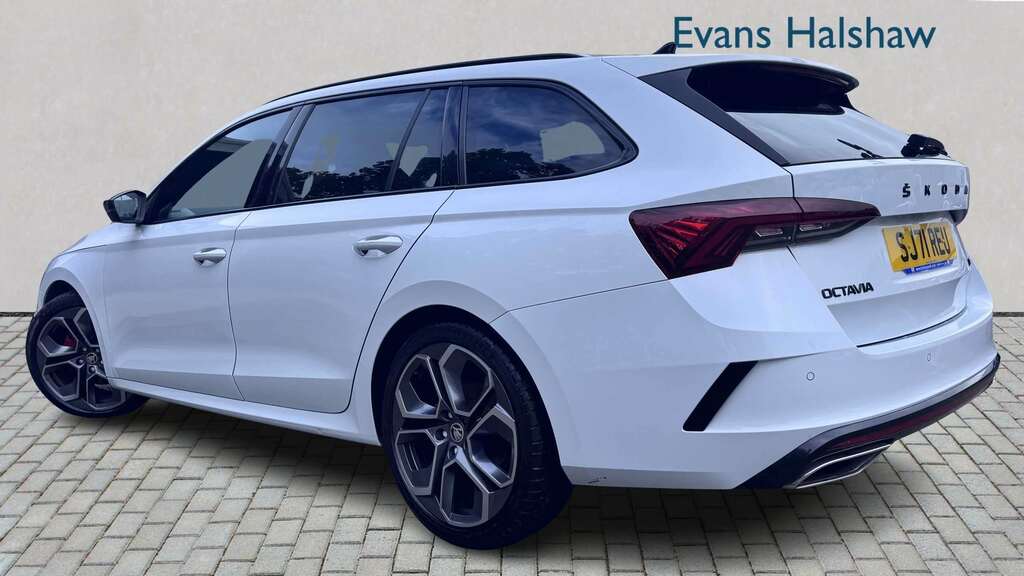 Skoda Octavia 2.0 Tdi 200 Vrs Dsg 2021 White #2