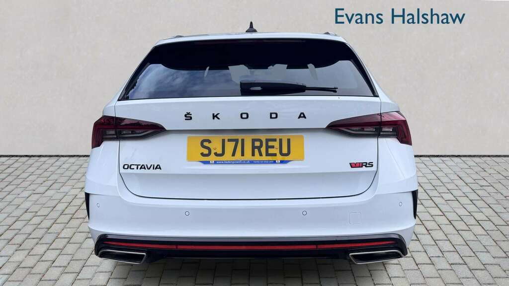 Skoda Octavia 2.0 Tdi 200 Vrs Dsg 2021 White #5
