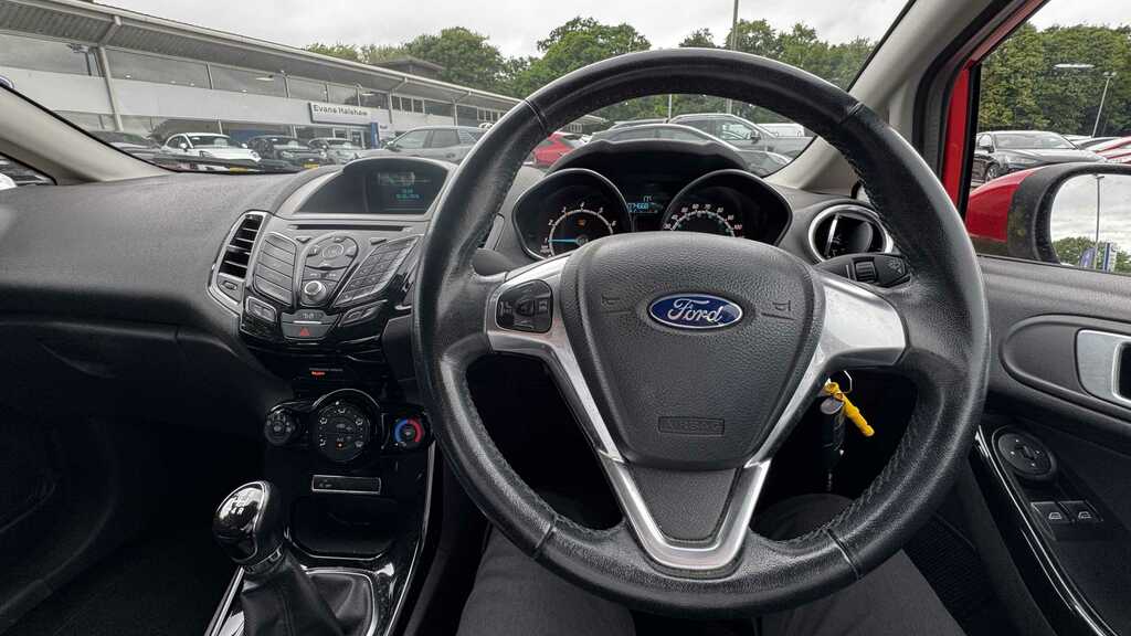 Ford Fiesta 1.0 Ecoboost Zetec 2015 BU15XMD Red #6