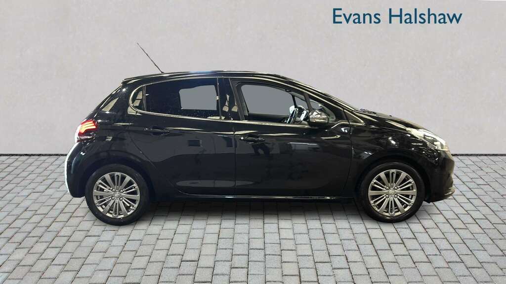 Peugeot 208 1.2 Puretech 82 Allure 2016 YL16NXA Black #2