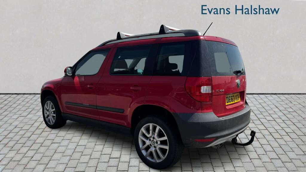 Skoda Yeti 2.0 Tdi Cr 170 Elegance 4X4 2013 DE63XCB Red #3
